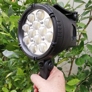 Linterna ultra fuerte de 200w 3